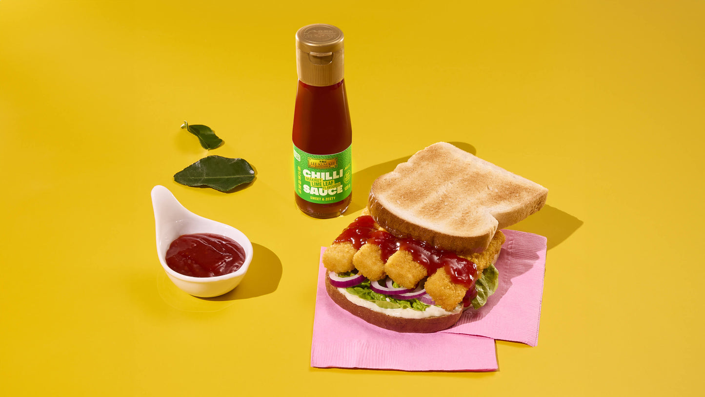 Lee Kum Kee Makrut Lime Leaf Flavoured Chilli Sauce 135g